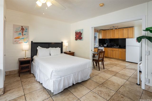 240 Liliuokalani Avenue 402, Honolulu, HI 96815