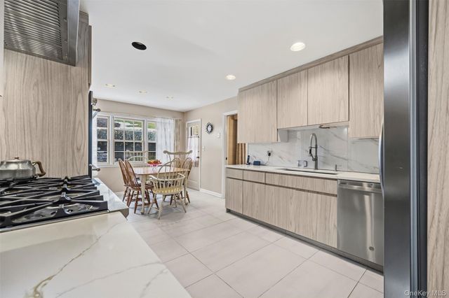 8 Pine Drive, Great Neck, NY 11021