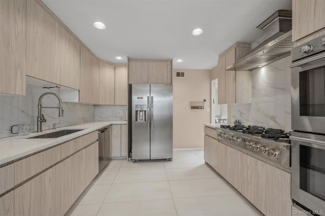 8 Pine Drive, Great Neck, NY 11021