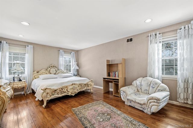 8 Pine Drive, Great Neck, NY 11021