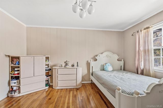 8 Pine Drive, Great Neck, NY 11021