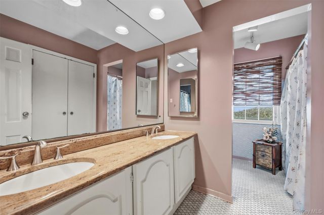 8 Pine Drive, Great Neck, NY 11021