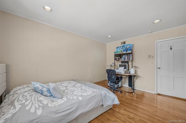 8 Pine Drive, Great Neck, NY 11021