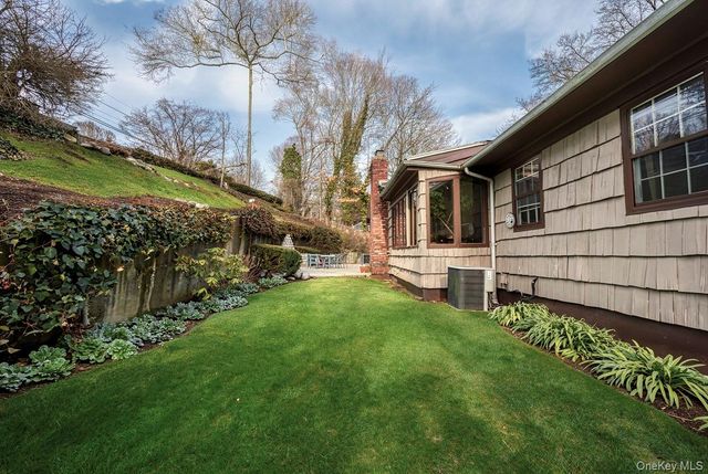 8 Pine Drive, Great Neck, NY 11021