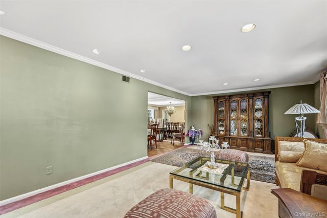 8 Pine Drive, Great Neck, NY 11021