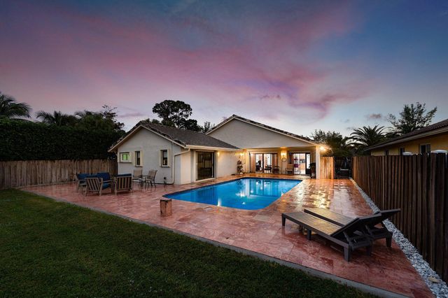 7483 Silver Woods Court, Boca Raton, FL 33433