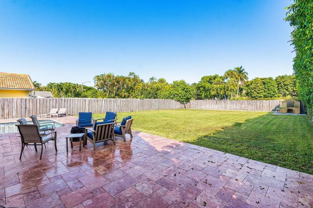 7483 Silver Woods Court, Boca Raton, FL 33433