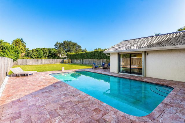 7483 Silver Woods Court, Boca Raton, FL 33433