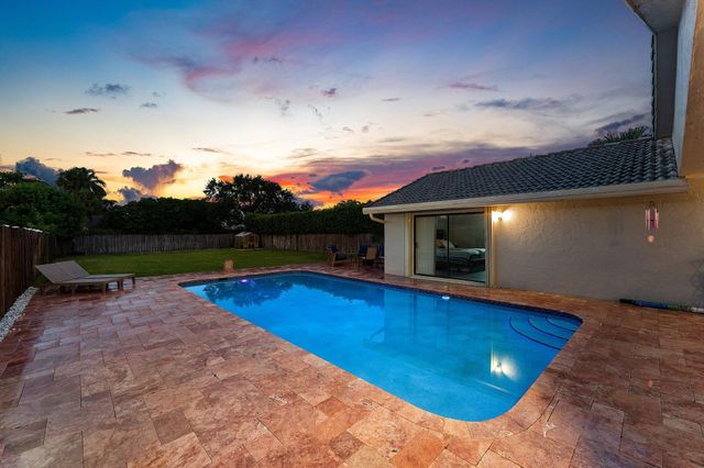 7483 Silver Woods Court, Boca Raton, FL 33433