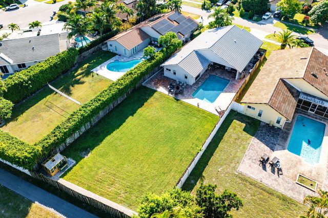 7483 Silver Woods Court, Boca Raton, FL 33433