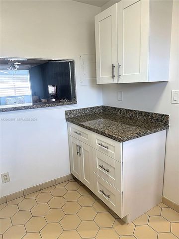 9580 Sunrise Lakes Blvd 304, Sunrise, FL 33322