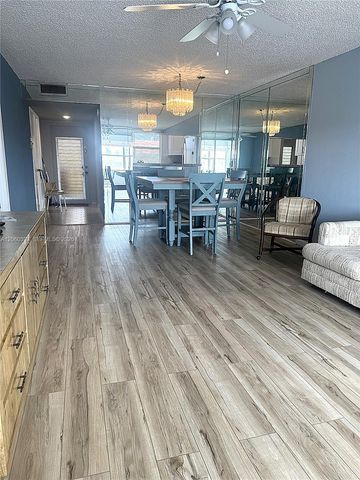 9580 Sunrise Lakes Blvd 304, Sunrise, FL 33322