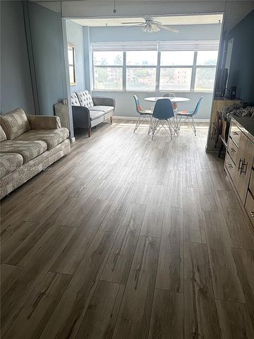 9580 Sunrise Lakes Blvd 304, Sunrise, FL 33322