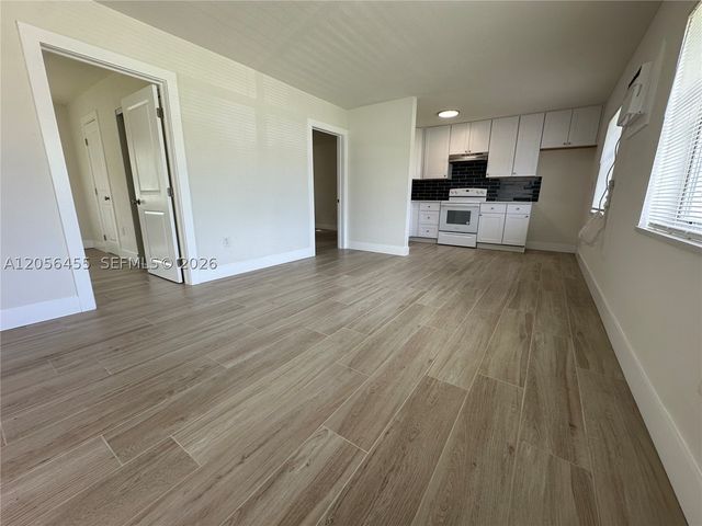 1048 E Avenue E 3, Riviera Beach, FL 33404