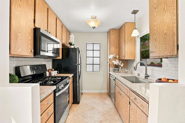 10329 Azuaga Street 257, San Diego, CA 92129