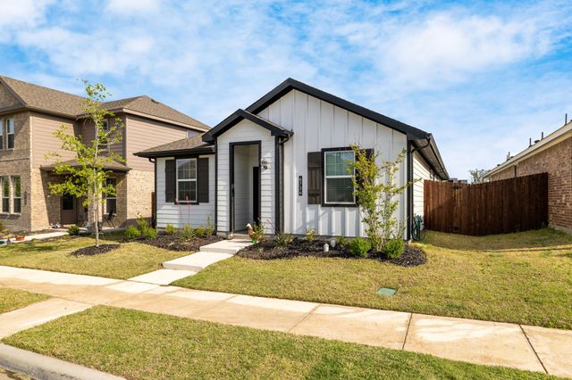 6736 Windfall Drive, Fort Worth, TX 76135
