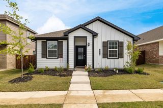 6736 Windfall Drive, Fort Worth, TX 76135
