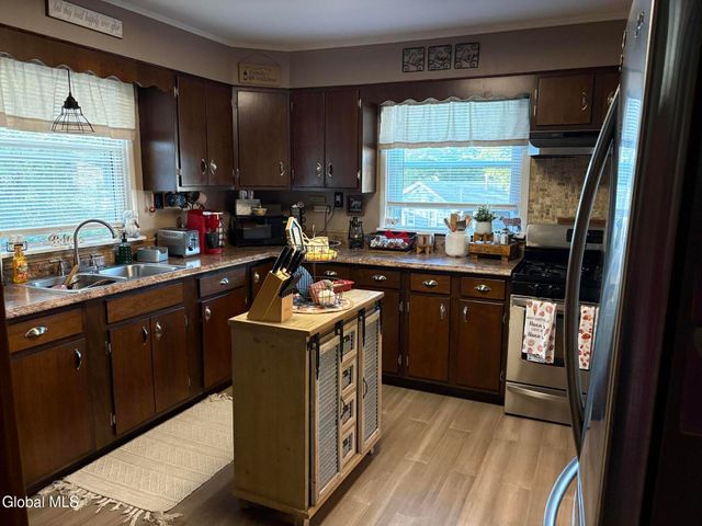 54 Ten Broeck Avenue, Greenport, NY 12534