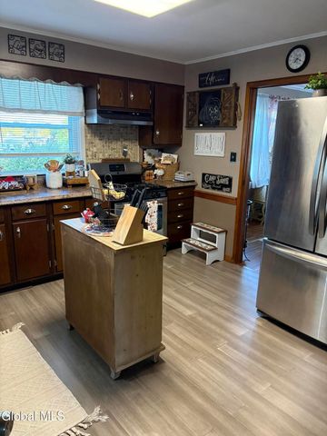 54 Ten Broeck Avenue, Greenport, NY 12534