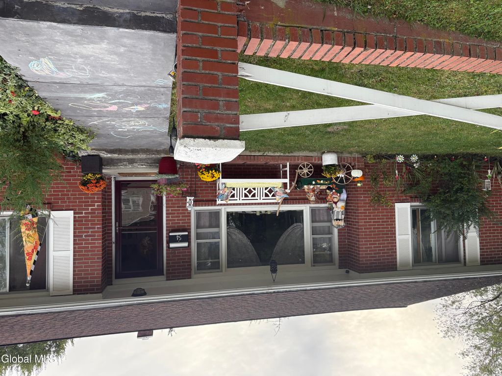 54 Ten Broeck Avenue, Greenport, NY 12534