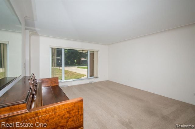1353 Bielby Street, Waterford, MI 48328