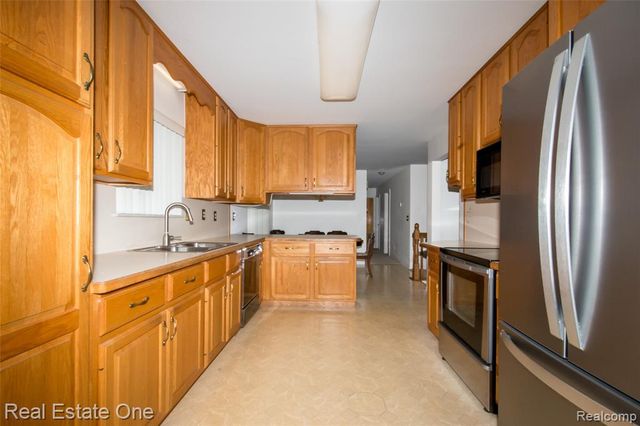 1353 Bielby Street, Waterford, MI 48328