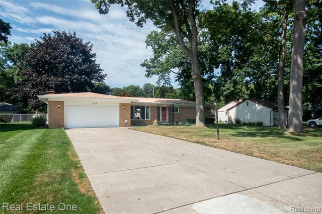 1353 Bielby Street, Waterford, MI 48328