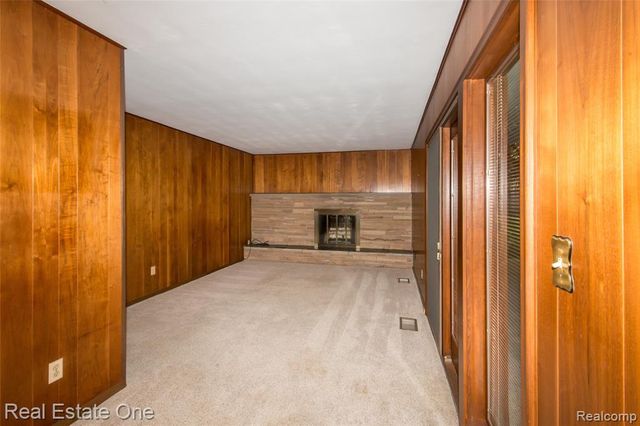 1353 Bielby Street, Waterford, MI 48328