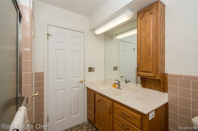 1353 Bielby Street, Waterford, MI 48328