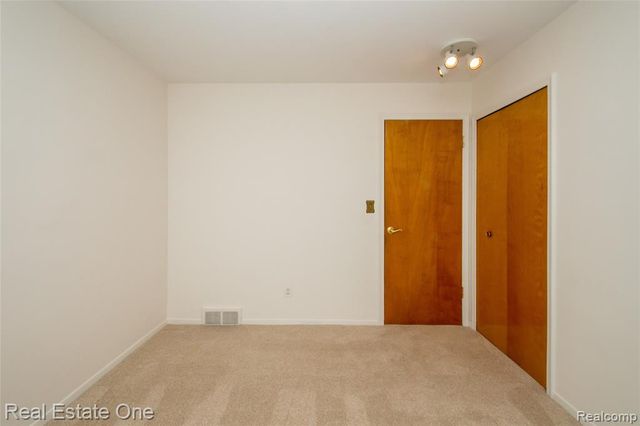 1353 Bielby Street, Waterford, MI 48328