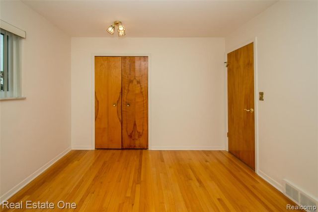 1353 Bielby Street, Waterford, MI 48328