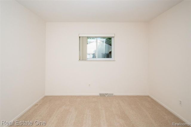 1353 Bielby Street, Waterford, MI 48328