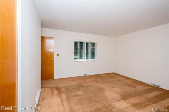 1353 Bielby Street, Waterford, MI 48328