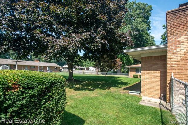 1353 Bielby Street, Waterford, MI 48328