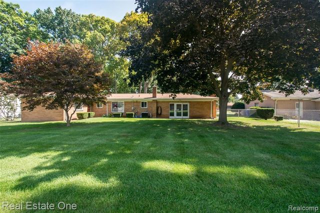 1353 Bielby Street, Waterford, MI 48328