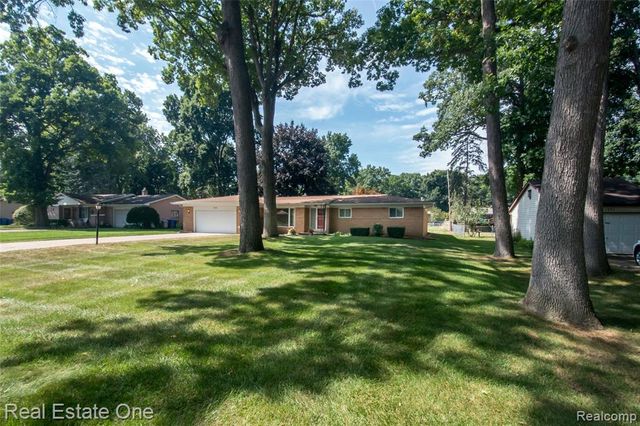 1353 Bielby Street, Waterford, MI 48328