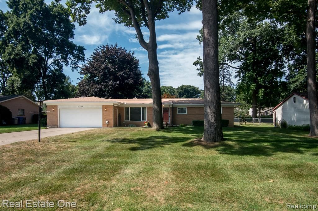 1353 Bielby Street, Waterford, MI 48328
