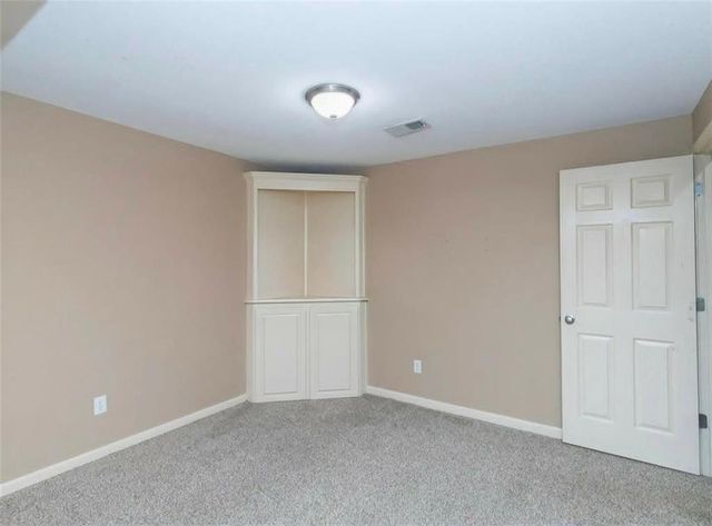 5701 NE Hidden Meadow Drive, Lee's Summit, MO 64064