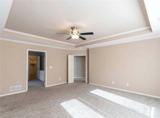 5701 NE Hidden Meadow Drive, Lee's Summit, MO 64064