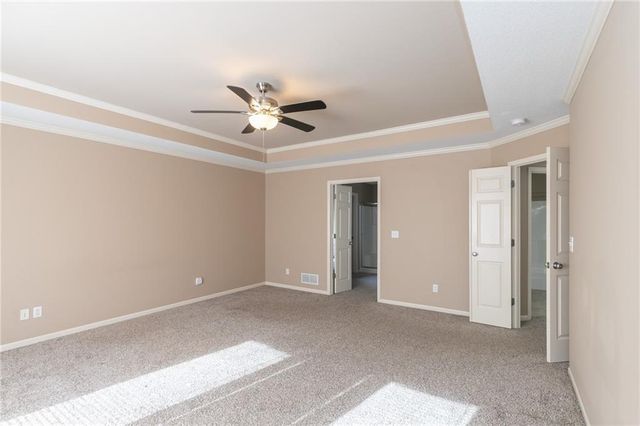 5701 NE Hidden Meadow Drive, Lee's Summit, MO 64064