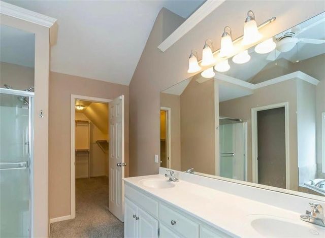 5701 NE Hidden Meadow Drive, Lee's Summit, MO 64064