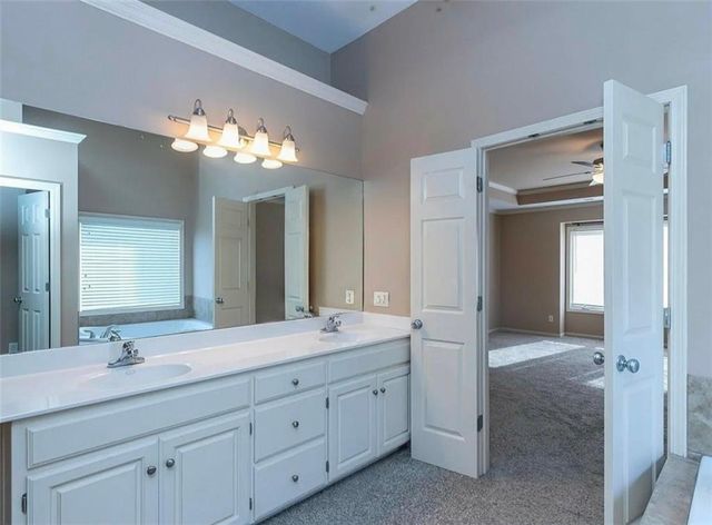 5701 NE Hidden Meadow Drive, Lee's Summit, MO 64064