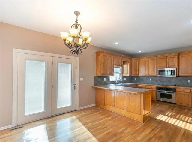 5701 NE Hidden Meadow Drive, Lee's Summit, MO 64064
