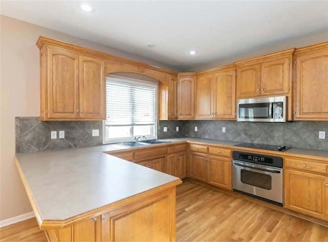 5701 NE Hidden Meadow Drive, Lee's Summit, MO 64064