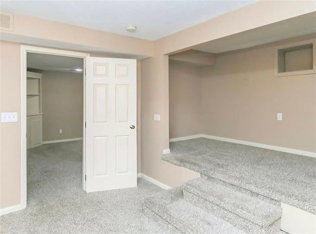 5701 NE Hidden Meadow Drive, Lee's Summit, MO 64064