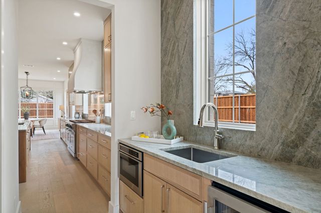 10917 Beauty Lane, Dallas, TX 75229