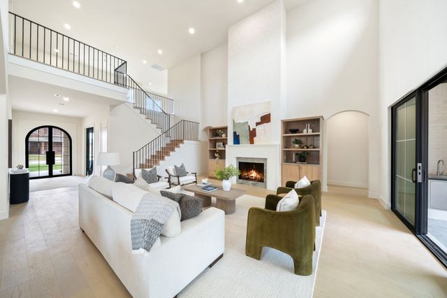 10917 Beauty Lane, Dallas, TX 75229