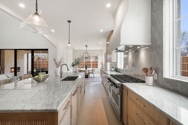 10917 Beauty Lane, Dallas, TX 75229