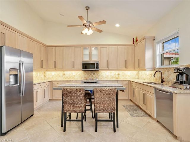 2590 Marshcreek LN 201, Naples, FL 34119