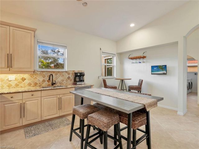2590 Marshcreek LN 201, Naples, FL 34119
